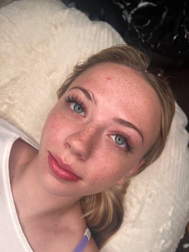 Elegant lash design